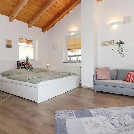Apartment 1 Bedroom Cozy In